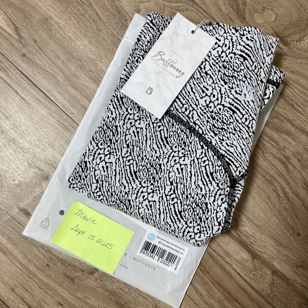 ($68) BuffBunny Evolve Jacquard Legging - Black/White Nucleus Print - XS
